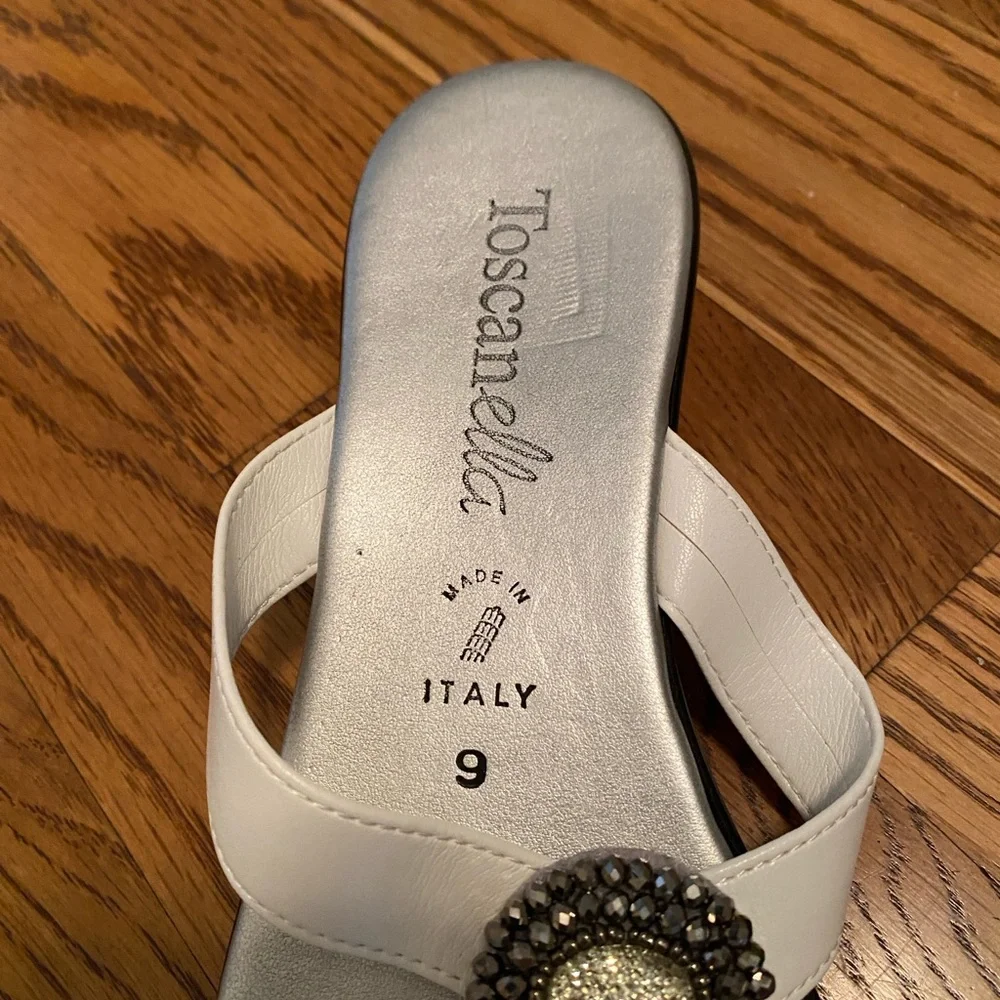 Toscanella NWOT made in Italy sandals. White strap, wedge heel, comfortable - Picture 5 of 6